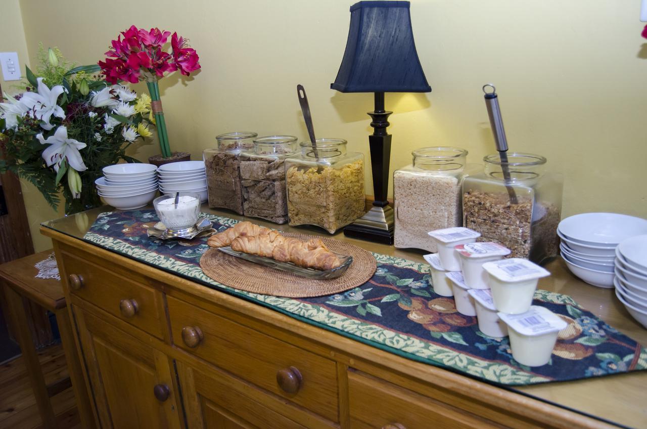 クラドック Annies House Bed & Breakfast エクステリア 写真