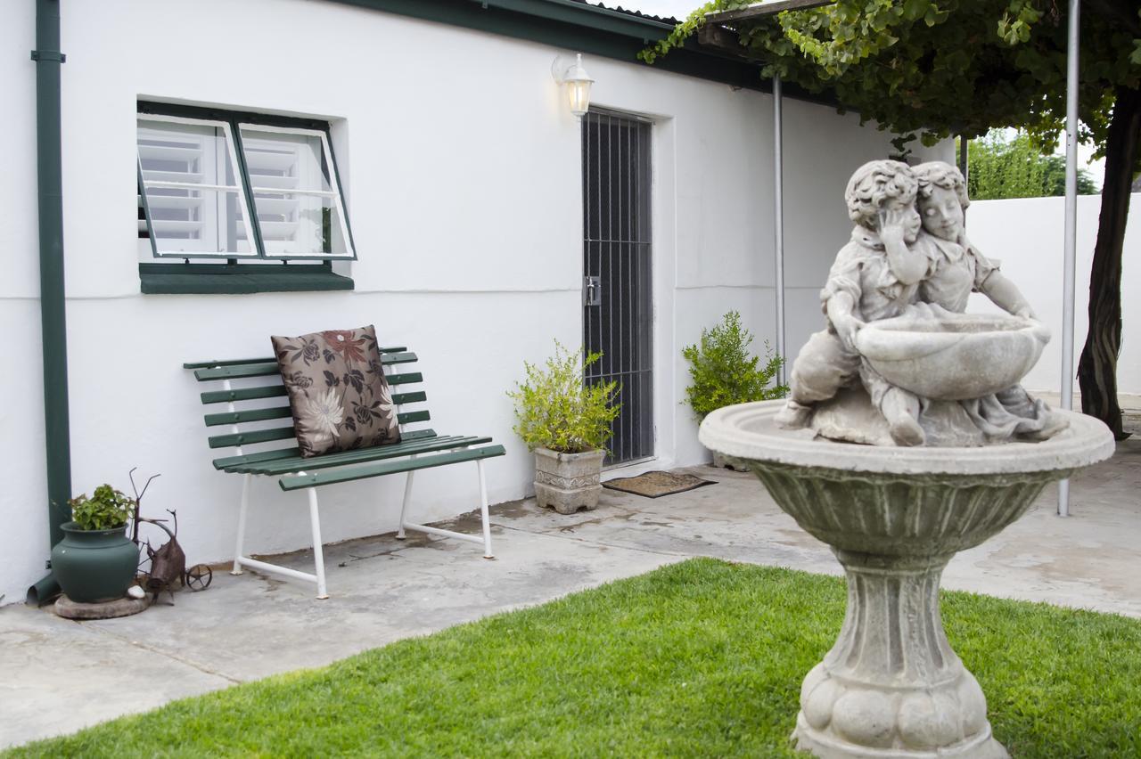 クラドック Annies House Bed & Breakfast エクステリア 写真