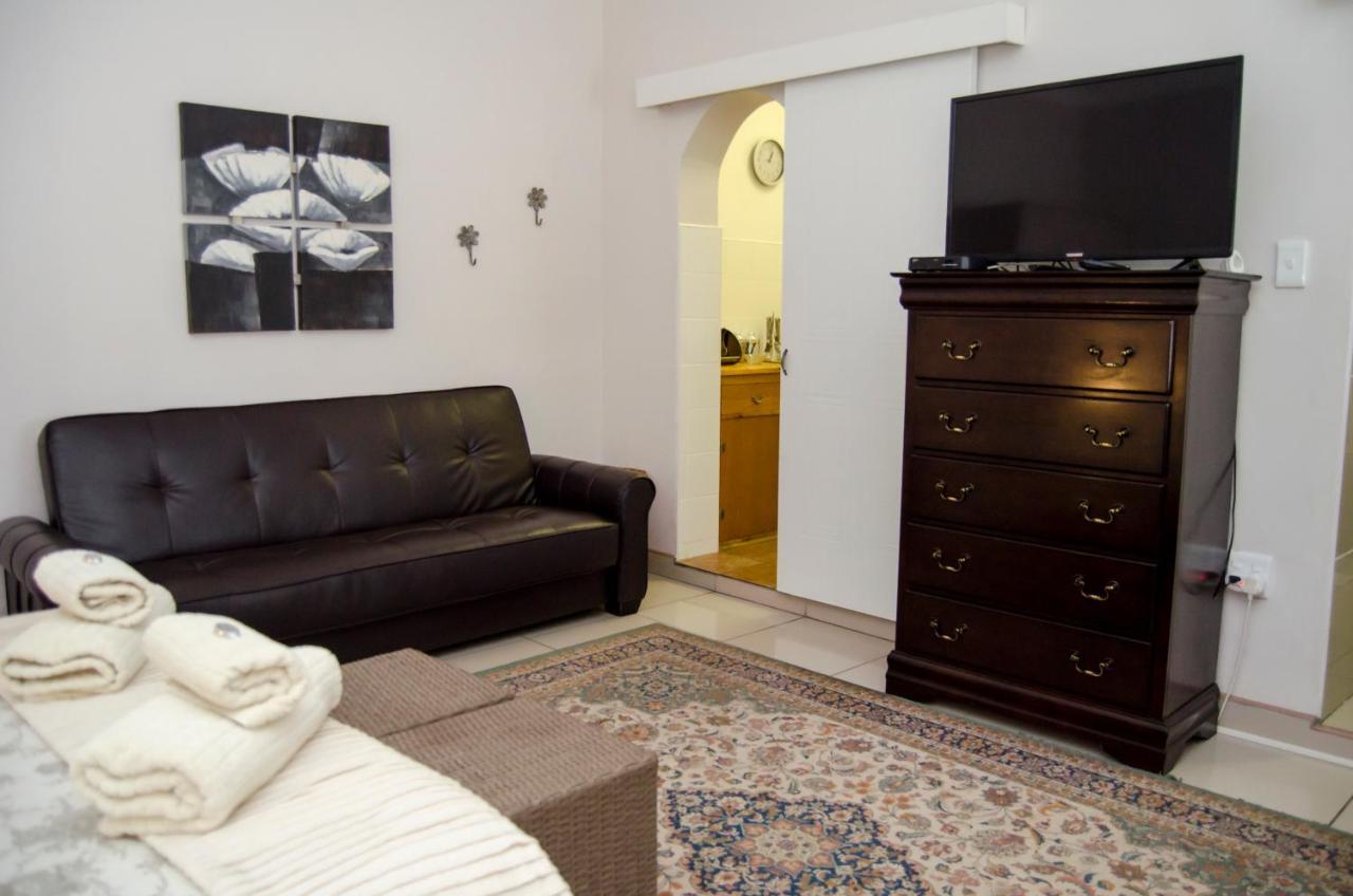 クラドック Annies House Bed & Breakfast エクステリア 写真